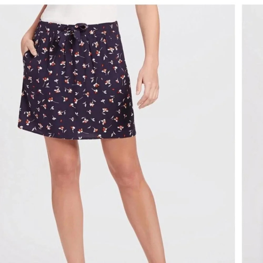 Draper James Pull On Floral Skirt Size Small EUC
